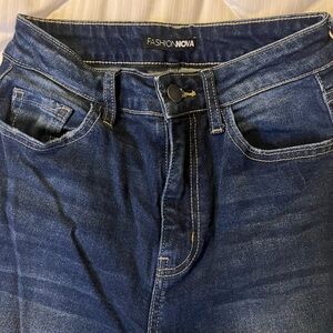 Fashion Nova Ripped Skinny Jeans
Size 0